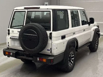 Toyota LAND CRUISER 70