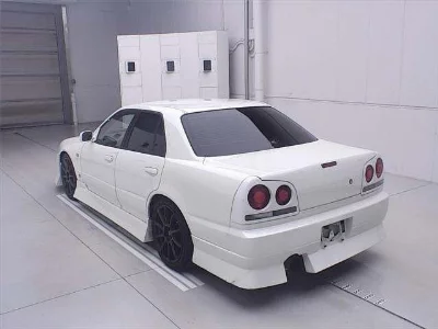 NISSAN SKYLINE