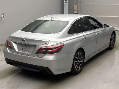 Toyota CROWN HYBRID