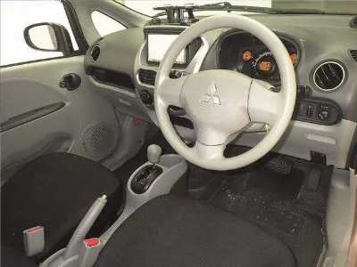Mitsubishi i