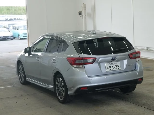 Subaru Impreza  с аукциона в Японии