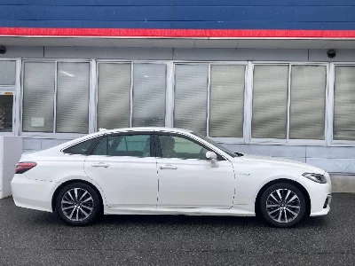 Toyota CROWN HYBRID