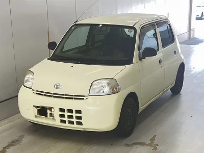 Daihatsu Esse