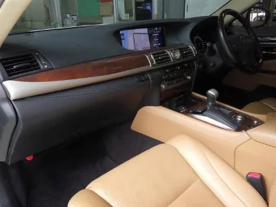 Lexus LS460L