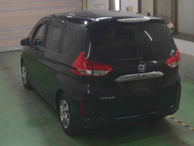 Honda Freed  с аукциона в Японии