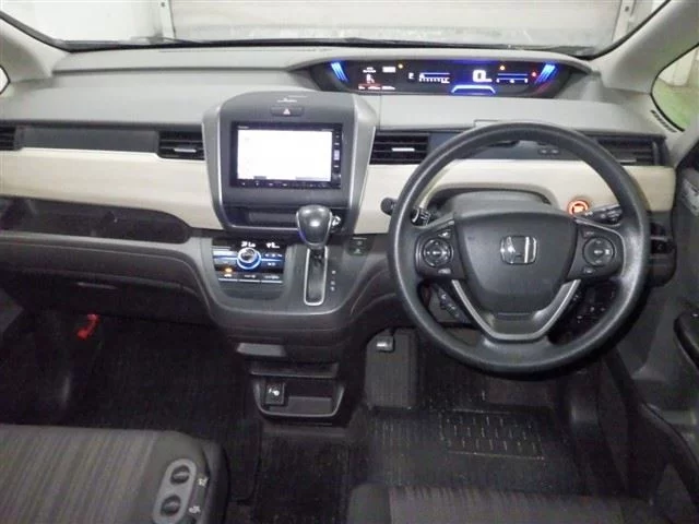 Honda Freed  с аукциона в Японии