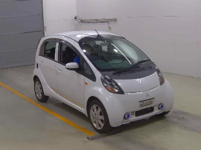 Mitsubishi i