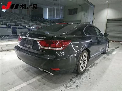Lexus LS460