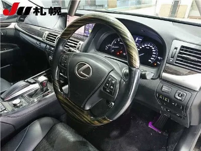 Lexus LS460