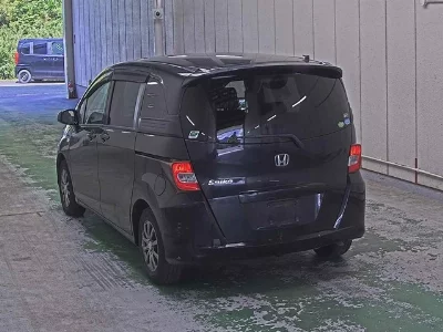 Honda Freed Spike