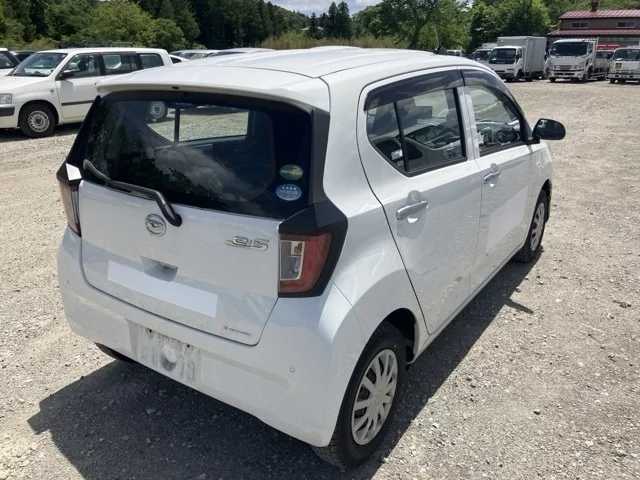 Daihatsu Mira e:S  с аукциона в Японии