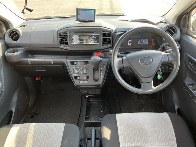 Daihatsu Mira e:S  с аукциона в Японии
