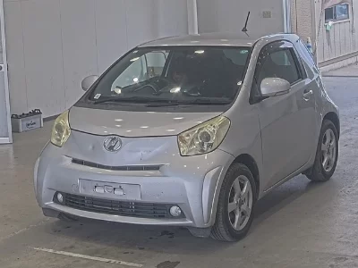 Toyota iQ