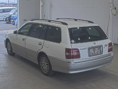 Toyota Crown Estate