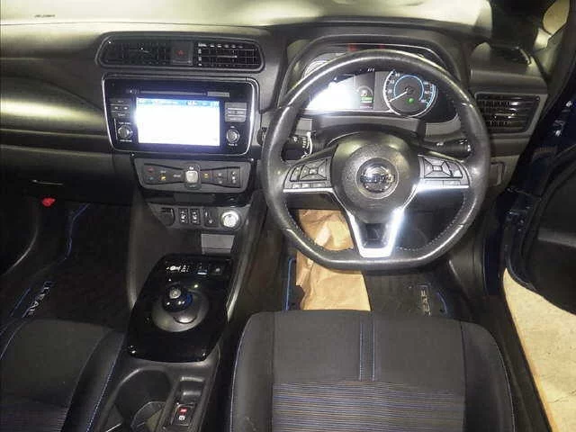 Nissan Leaf  с аукциона в Японии