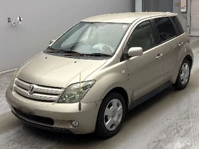 TOYOTA IST