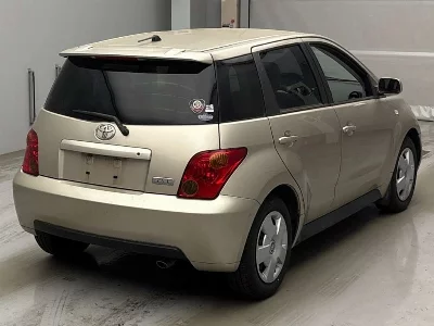 TOYOTA IST