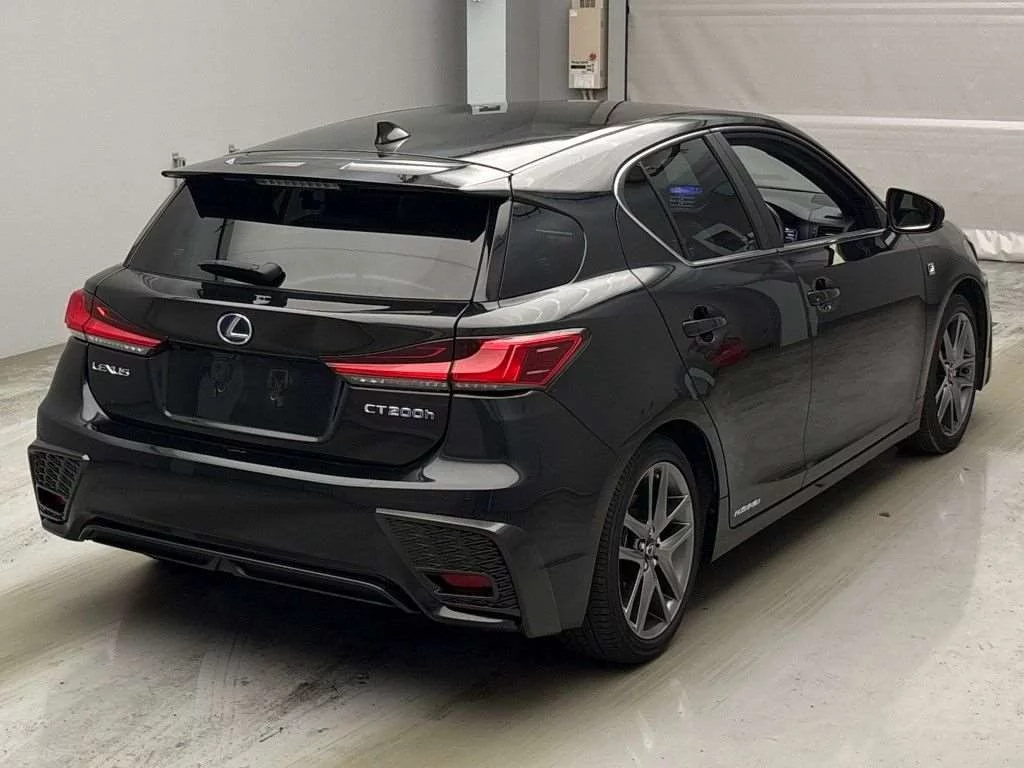 Lexus CT200h  с аукциона в Японии