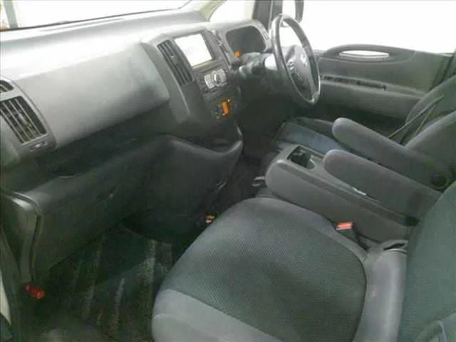 Nissan Serena  с аукциона в Японии