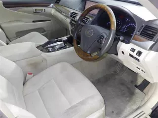 Lexus LS600h