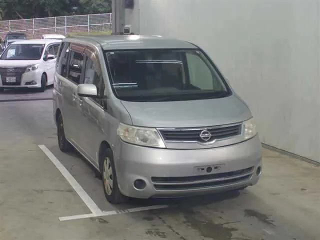 Nissan Serena  с аукциона в Японии