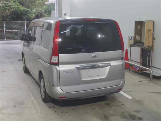 Nissan Serena  с аукциона в Японии