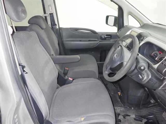 Nissan Serena  с аукциона в Японии
