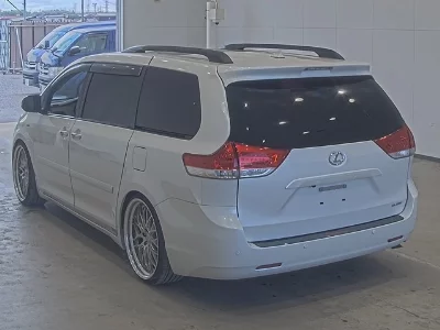 TOYOTA SIENNA