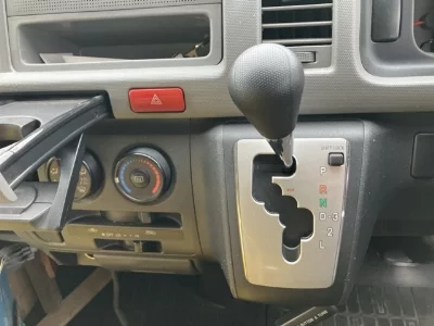 TOYOTA REGIUS VAN