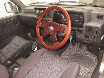 MITSUBISHI STRADA