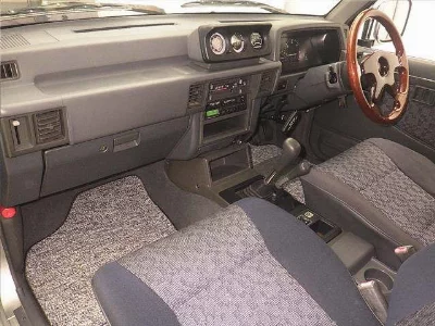 MITSUBISHI STRADA