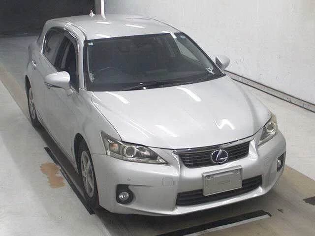 Lexus CT200h  с аукциона в Японии