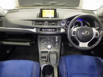 Lexus CT200h