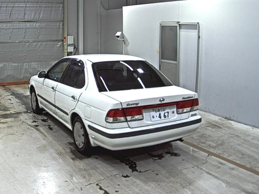 Nissan Sunny  с аукциона в Японии
