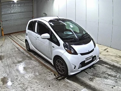 Mitsubishi i