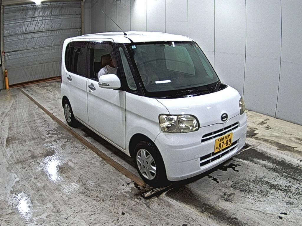 Daihatsu Tanto  с аукциона в Японии