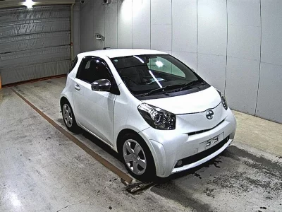 Toyota iQ