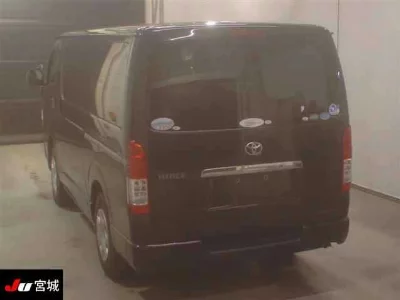 Toyota HiAce Van