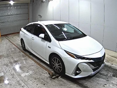 Toyota Prius PHV
