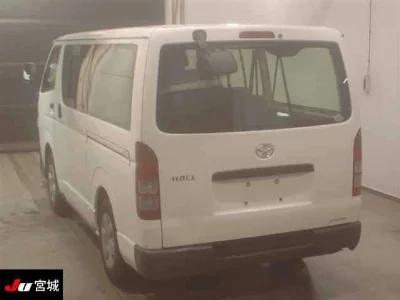 Toyota HiAce Van