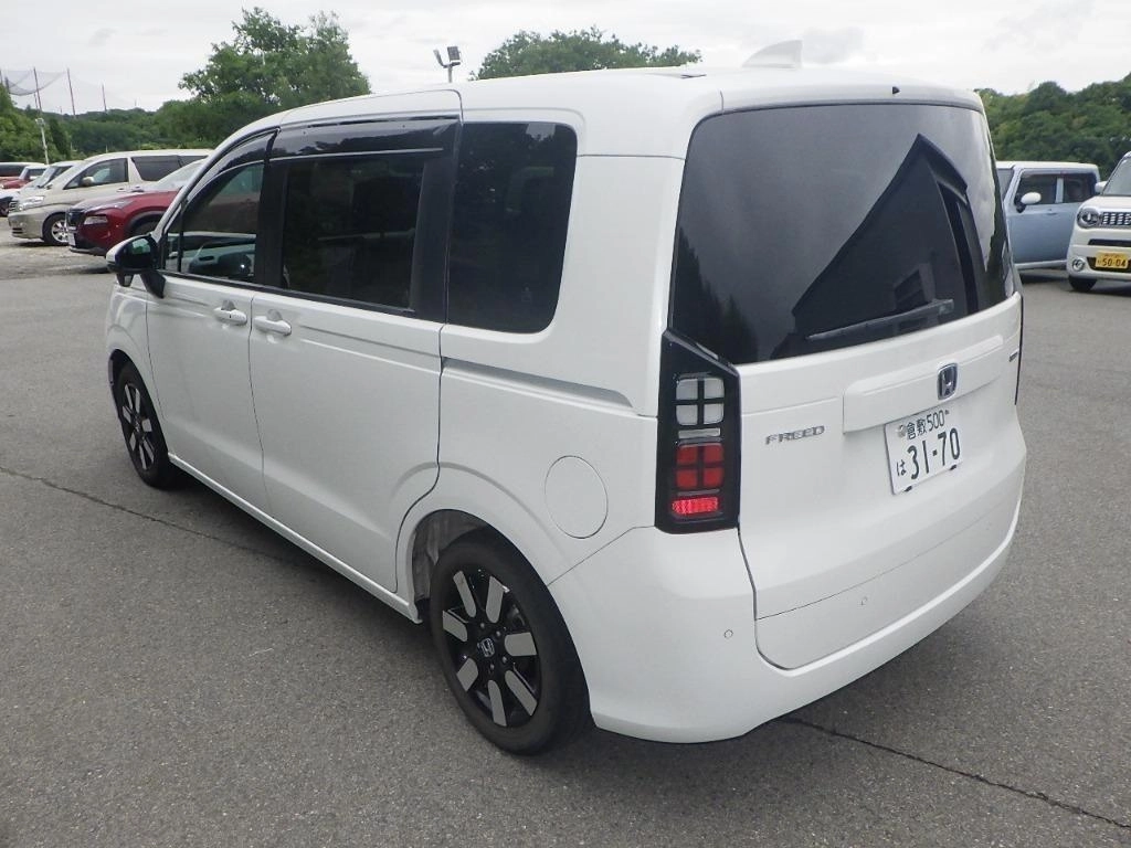 Honda Freed  с аукциона в Японии