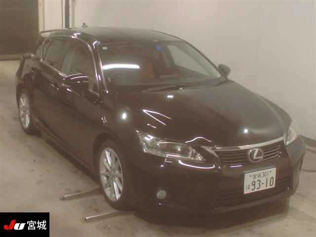Lexus CT200h  с аукциона в Японии