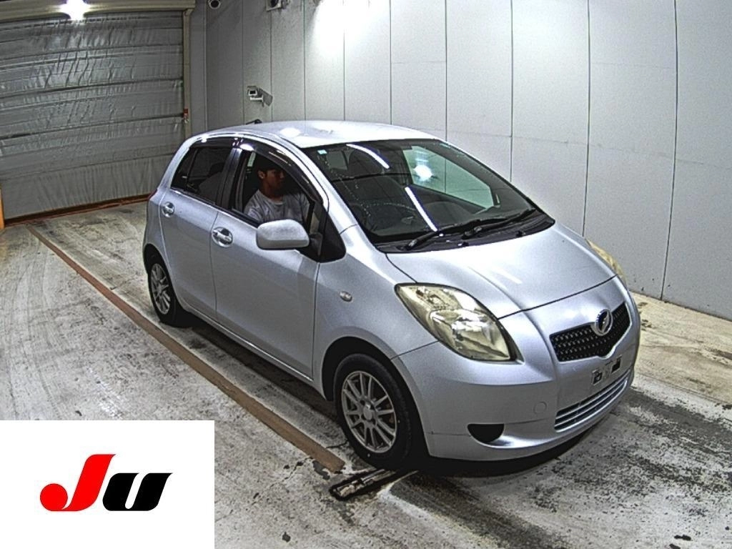 Toyota Vitz  с аукциона в Японии