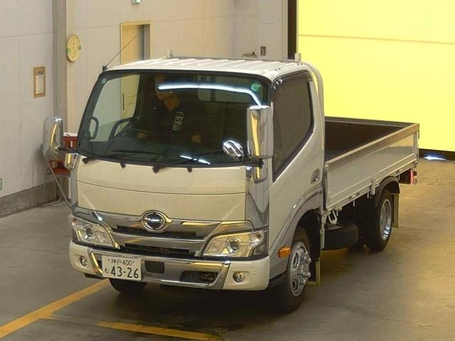Hino Dutro  с аукциона в Японии