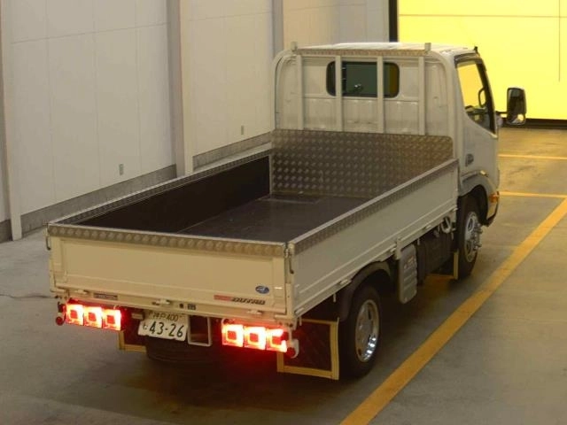 Hino Dutro  с аукциона в Японии