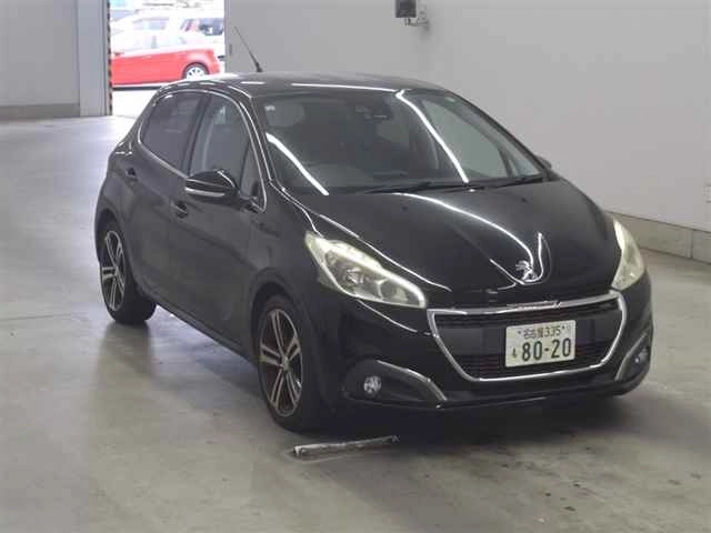 Peugeot 208  с аукциона в Японии