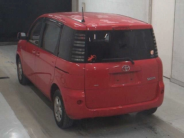 Toyota Sienta  с аукциона в Японии