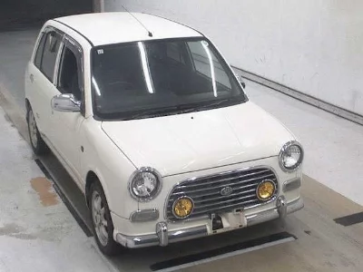 Daihatsu Mira Gino