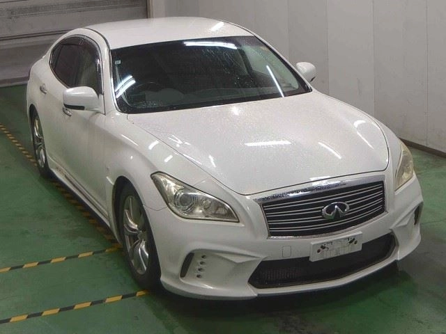 Nissan Fuga  с аукциона в Японии