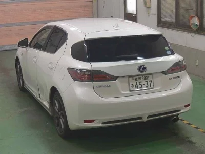 Lexus CT200h